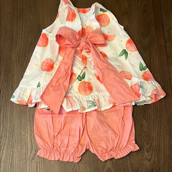 Marie Nicole Swingback Set - Picture 3 of 3